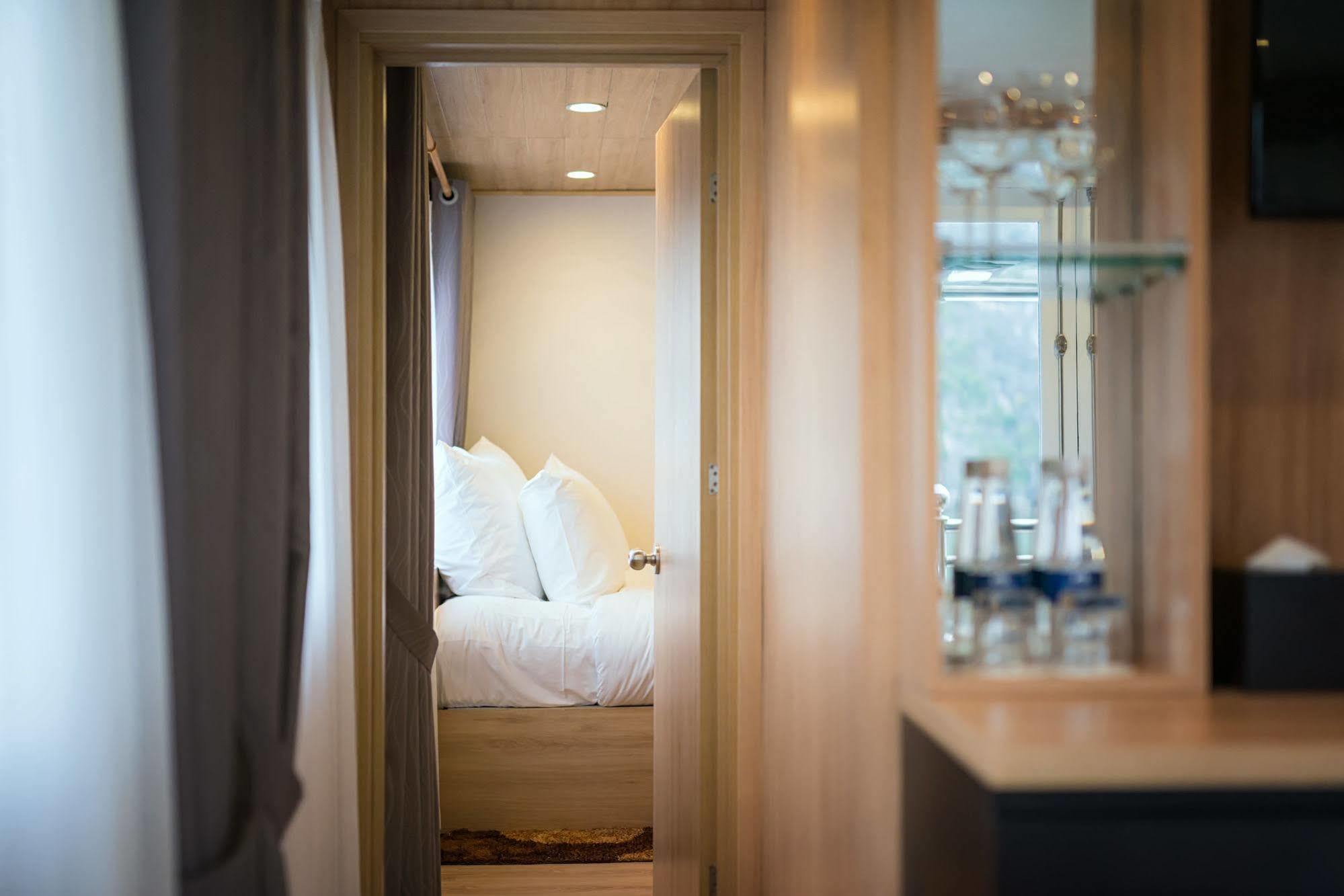 La Vela Premium Cruise - Managed By Paradise Cruises Ha Long Eksteriør bilde