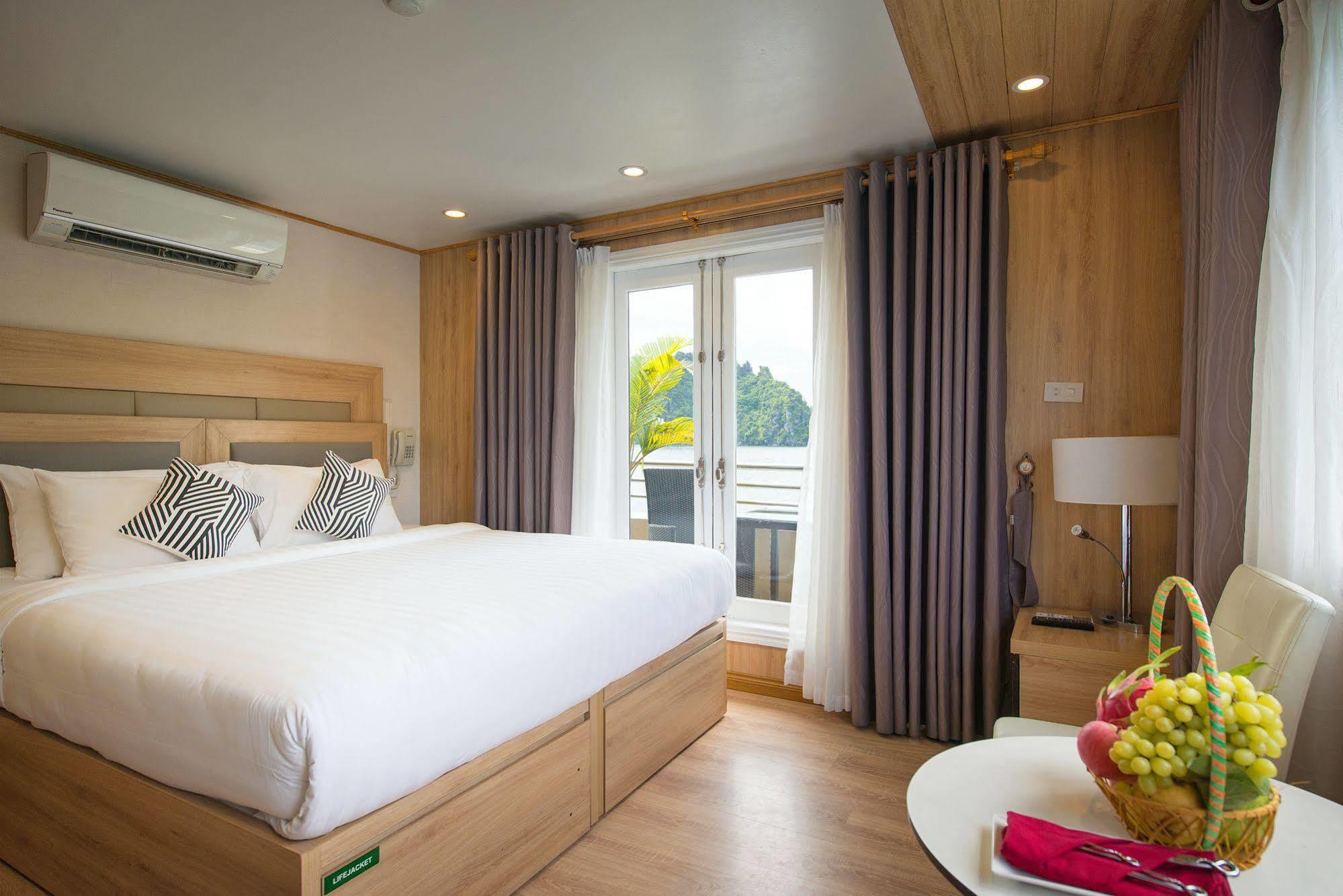 La Vela Premium Cruise - Managed By Paradise Cruises Ha Long Eksteriør bilde